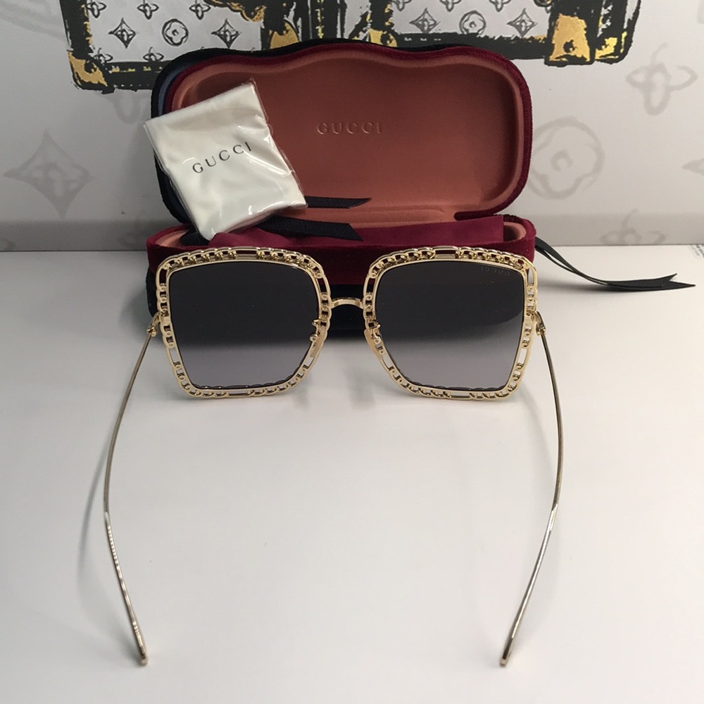 New Authentic Gucci Sunglasses Women's GG1033S 002 Gold Necklace Chain 57-21-215 - Picture 9 of 17